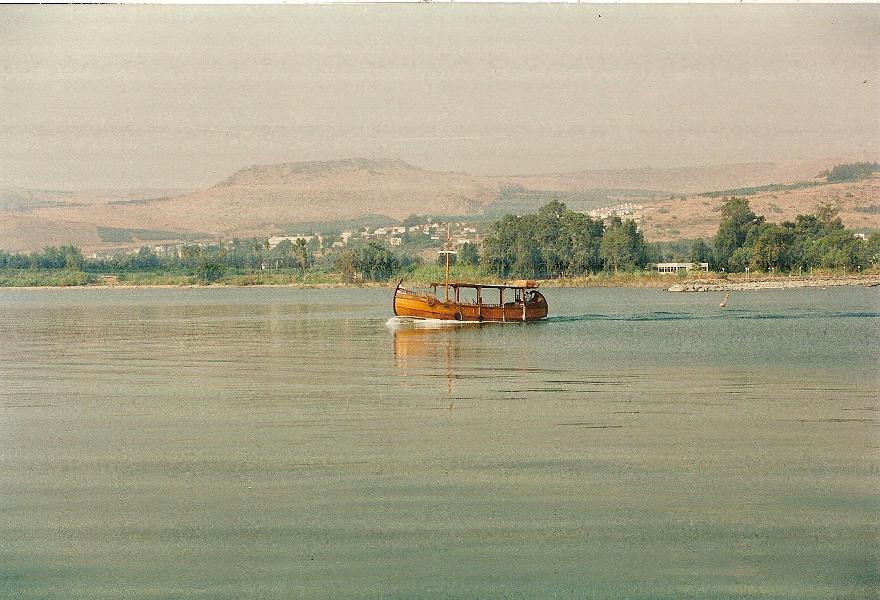 Barca sul Lago Tiberiade - Boat on Lake Galilee